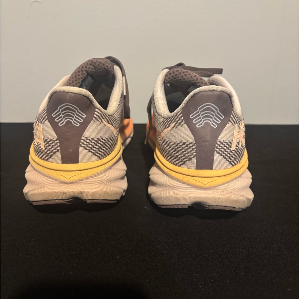 Hoka Athletic Shoes with Orange and Brown Highlights Clifton 9 GTX - Picture 4 of 8